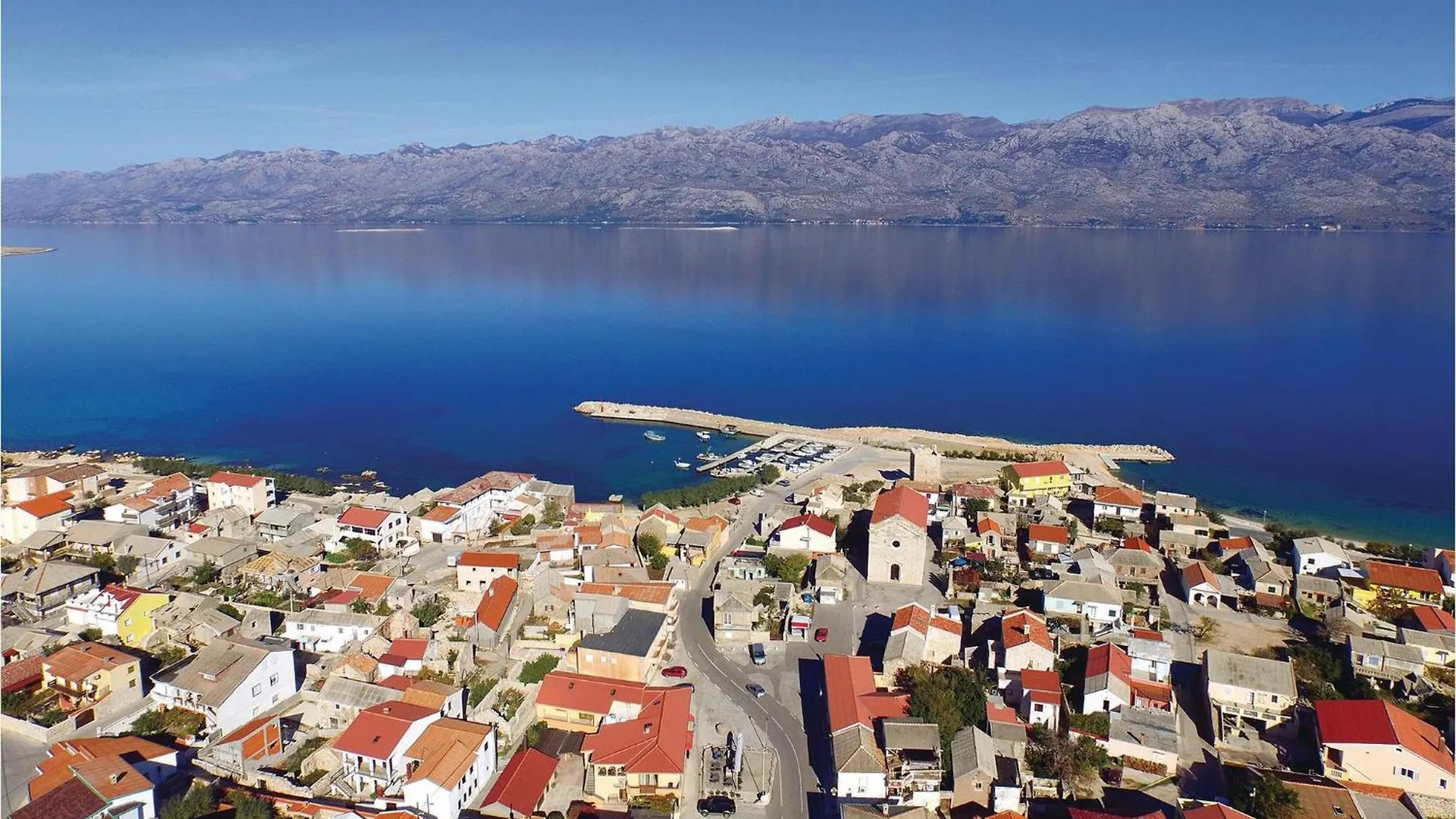 1 Bedroom Lovely Apartment In ريتنا